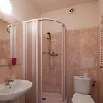 Downtown Kozatska Apartment Prag