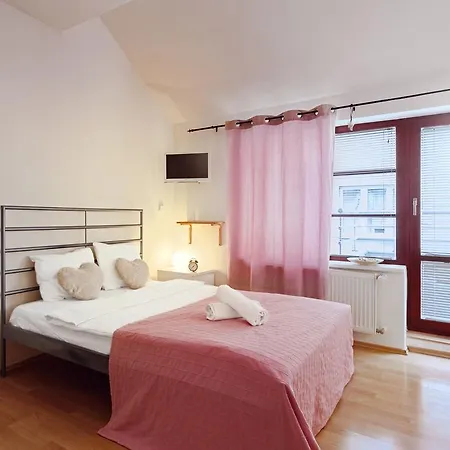Downtown Apartments Kozatska *