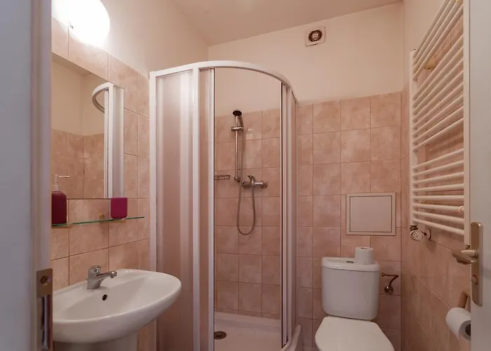 Downtown Kozatska Apartament Praga
