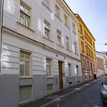 Downtown Kozatska Apartament